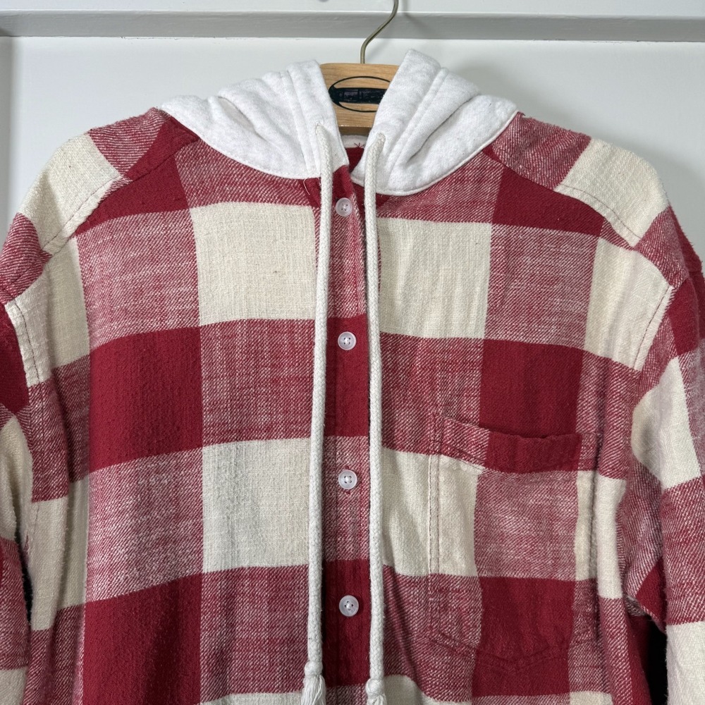 American Eagle Flannel Shirt Women's Large Red Plaid Cropped Hooded Button‎ Down - Picture 3 of 11